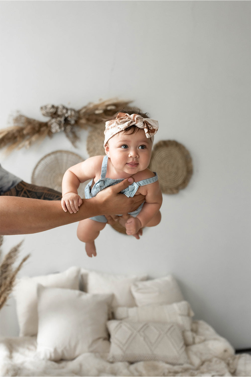 Baby headband with bow.